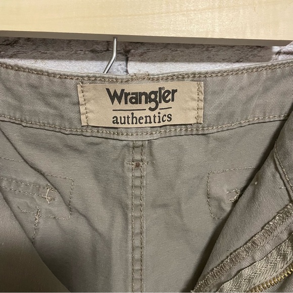 Wrangler Cargo shorts 44 - Picture 7 of 8